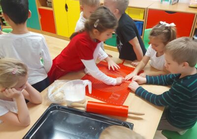 Pečení svatomartinských rohlíčků u Soviček